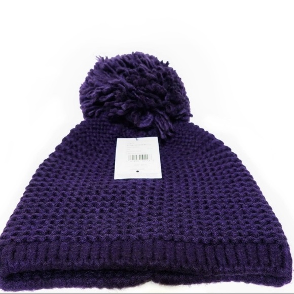 UGG CHUNKY KNIT BEANIE WITH POM - Picture 2 of 3